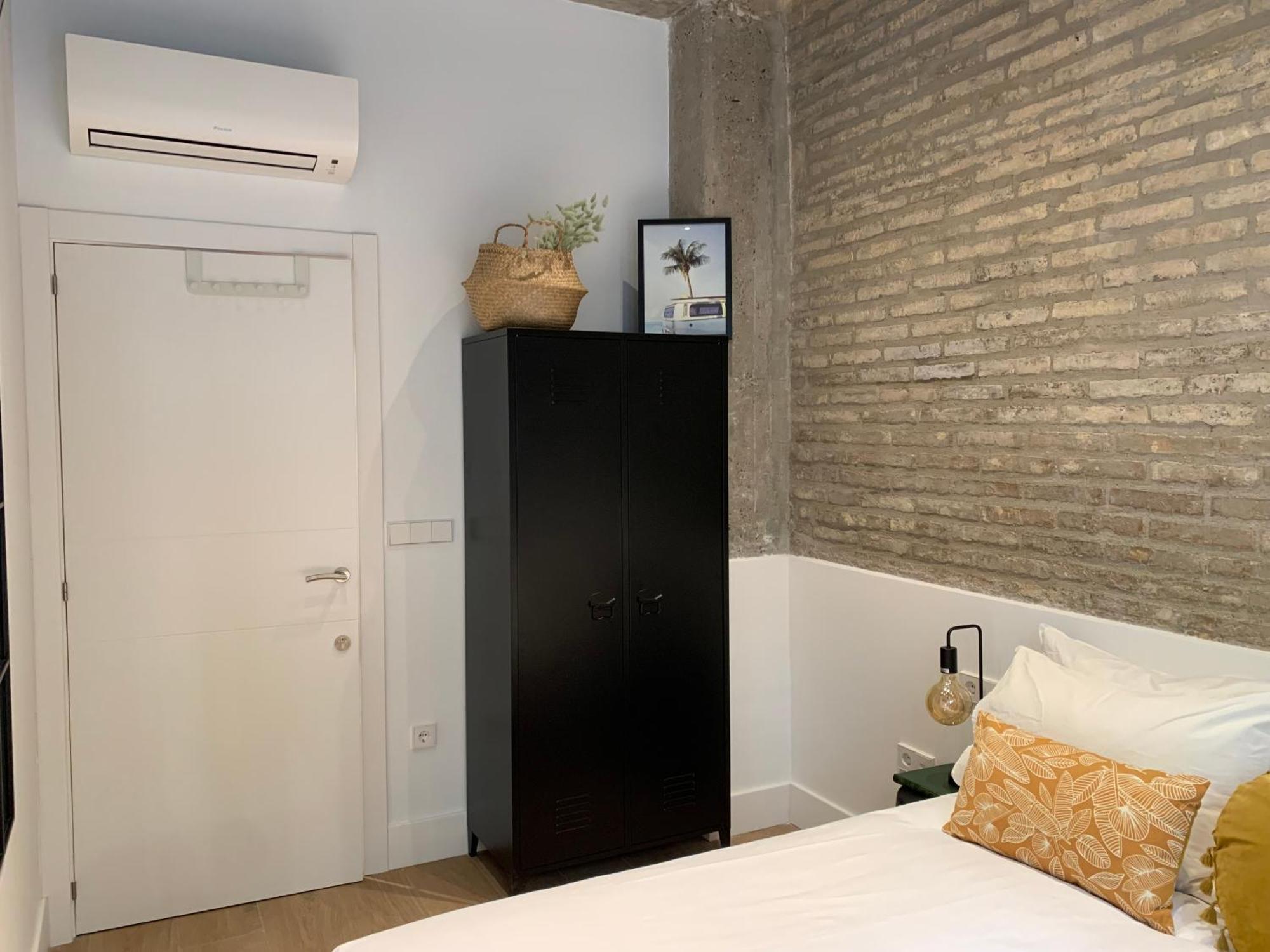 La Reina Beach Rooms Valencia Exterior foto
